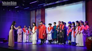La jeunesse vietnamienne raconte son patrimoine culturel en France
