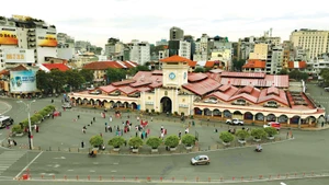 Le marché Bên Thành à Hô Chi Minh-Ville. Photo : VNA/CVN