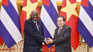 Le Vietnam prend en haute considération et souhaite approfondir ses relations avec Cuba