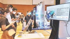 L’IA pourrait contribuer à hauteur de 5.000 milliards de dollars à l’économie mondiale d’ici 2030. Pour le Vietnam, ce potentiel est estimé entre 120 et 130 milliards de dollars d’ici 2040. Photo : nhandan.vn