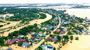 Le bilan du typhon Bualoi, des pluies diluviennes et des crues continue de s’alourdir