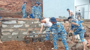 Aider de toute urgence la population à se reloger et à stabiliser sa vie