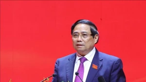Pham Minh Chinh, membre du Bureau politique, secrétaire du Comité du Parti du gouvernement et Premier ministre vietnamien préside la séance préparatoire du 1er congrès du Parti du gouvernement pour le mandat 2025-2030. Photo : VNA.