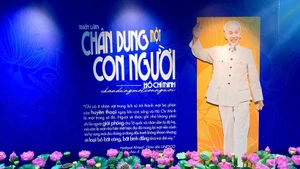 L’exposition thématique « Ho Chi Minh – Portrait d’un homme » s’est ouverte le 28 août au Centre d’exposition du Vietnam à Hanoï. Photo : VNA.