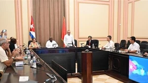 L’ambassadeur du Vietnam à Cuba, Lê Quang Long, prend la parole lors de l’événement. Photo : VNA