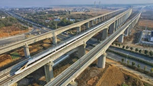 Technologie ferroviaire à grande vitesse Shinkansen du Japon et expériences pour Vietnam
