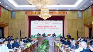 Quang cảnh Hội thảo Khoa học quốc gia "Xây dựng quy định về công tác chính trị, tư tưởng".