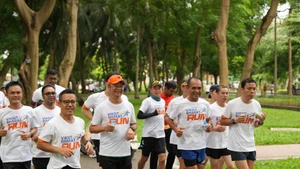 L'événement a compté sur la participation d'environ 200 athlètes, 40 volontaires et 6 organisations communautaires. Photo : Ambassade de l'Inde au Vietnam.