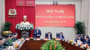 Le secrétaire général du Parti communiste du Vietnam, To Lam, prend la parole lors de la réunion. Photo : VNA.