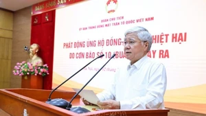 Dô Van Chiên, président du Comité central du Front de la Patrie du Vietnam (FPV) lancé un appel de soutien aux habitants touchés par le typhon n°10. Photo : VNA.