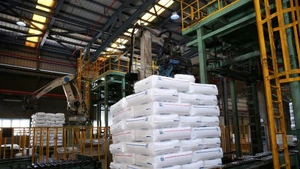 Diversifier les sources d’approvisionnement en matières premières : une solution clé pour une production durable. Photo: VNA