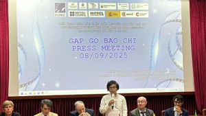 Conférence de presse sur le 15e Festival du film documentaire Europe-Vietnam. Photo : VNA.