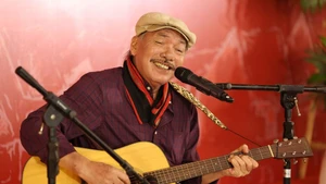 Le compositeur Tran Tien honoré pour son amour de Hanoï.