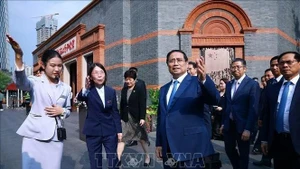 Le Premier ministre Pham Minh Chinh visite le mémorial du premier Congrès national du Parti communiste chinois (PCC), à Shanghai. Photo : VNA.