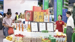 Le stand des produits OCOP de Hanoï. Photo: VNA