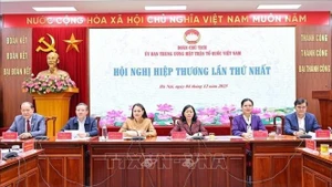 Présidium de la conférence. Photo : VNA.