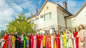 Célébration de la Journée des Femmes du Vietnam au Bélarus : promouvoir l’esprit de solidarité et le lien communautaire