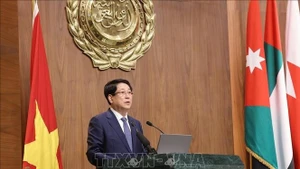 Le président Luong Cuong prononce un discours politique à la Ligue des États arabes. Photo : VNA.