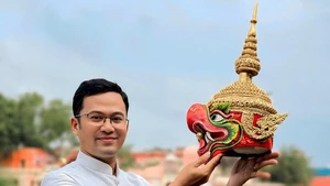 Un enseignant Khmer garde vivante la flamme de l’art national sur les bancs de l’université