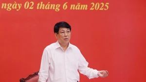 Le Conseil national de défense et de sécurité a tenu sa 6e réunion pour le mandat 2021-2026 ce lundi 2 juin matin à Hanoï. La séance était présidée par Luong Cuong, président du Vietnam et président du Conseil. Photo: VNA