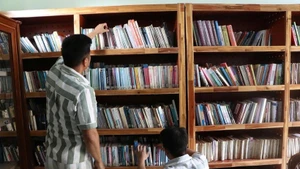 Les détenus au Centre de détention n°2 du Département de la sécurité publique de Hô Chi Minh-Ville observent une bonne conduite pour pouvoir bénéficier d'amnistie et retrouver plus rapidement leur famille et réintégrer la communauté. Photo : VNA.