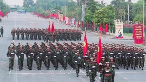 Entraînement pour le défilé militaire du 2 septembre. Photo : VNA.