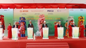 Cérémonie de mise en chantier d'une centrale biomasse de 114,9 millions de dollars à Lao Cai. Photo : VNA.