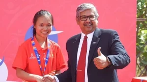 La jeune athlète Triêu Thi Binh remporte la médaille d'or du 3.000 m féminin aux Jeux scolaires de l'ASEAN 2025 au Brunei. Photo : ASG.