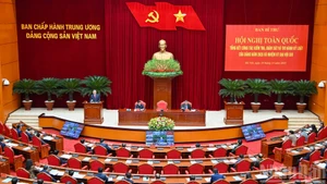 Panorama de la conférence nationale pour faire le bilan du travail d’inspection, de surveillance et de discipline en 2025 et au cours du mandat du 13e Congrès national du PCV.