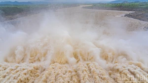 Selon le représentant de la centrale hydroélectrique, le 25 novembre, le débit d’extraction est maintenu sous le seuil de 2 000 m³/s.