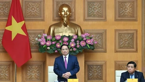 Le Premier ministre Pham Minh Chinh préside une séance de travail avec la délégation de l’Association mondiale des semi-conducteurs (SEMI).