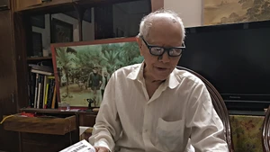 Huu Ngoc est l’une des figures les plus marquantes de la culture vietnamienne. Photo : suckhoedoisong.