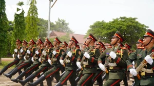 L’Armée populaire du Laos prête pour la célébration du 80e Fête nationale du Vietnam. Photo : VOV.