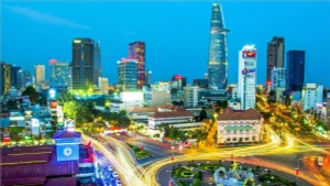 Depuis la mise en œuvre de la politique de Renouveau (Doi Moi), le Vietnam est devenu l’un des pays à la croissance la plus rapide au monde. Photo : congluan.
