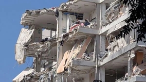 L’appartement de Mme Nguyen Thi Thuy, à Ramat Gan, a été gravement endommagé par l'impact des frappes aériennes.