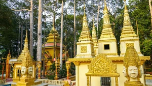 Vinh Long compte aujourd’hui 156 pagodes khmères, dont l’architecture remarquable reflète à la fois la spiritualité et l’héritage religieux des habitants. Photo : laodong.