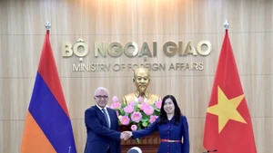 La vice-ministre des Affaires étrangères, Le Thi Thu Hang, et son homologue arménien, Mnatsakan Safaryan. Photo : VNA.