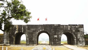 Le 27 juin 2011, lors de la 35e session du Comité du patrimoine mondial de l’UNESCO, tenue à Paris, la citadelle des Ho a été inscrite au patrimoine culturel mondial.