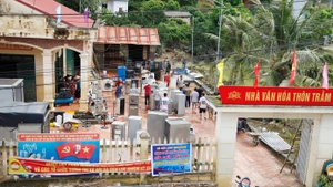 Un groupe de réparateurs d’électroménager de la commune de Lang Giang s’est mobilisé pour aider les habitants sinistrés de Tien Luc.