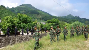 Des patrouilles bilatérales sont menées annuellement et périodiquement par les garde-frontières de Lai Chau. Photo : VOV.