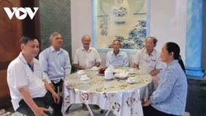 À l’heure actuelle, les couches de la population de la province de Dong Thap sont enthousiastes, et attendent avec impatience et espoir le succès du XIVe Congrès national du Parti. Photo : VOV.