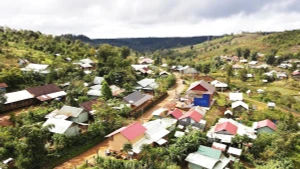 Les nouvelles habitations transforment le visage des zones peuplées de minorités ethniques de la province. Photo : Vietnamnet.
