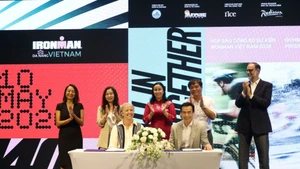 Conférence de presse sur le triathlon IRONMAN 2026 à Da Nang. Photo : TNO.