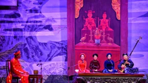 Une performance de la troupe artistique de Ha Tinh lors du Festival national de ca trù 2018. Photo : baohatinh.