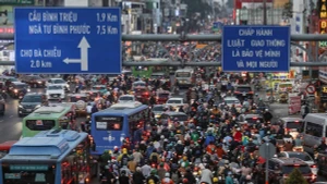 De nombreuses études ont démontré que les émissions des véhicules représentent une part importante de la pollution urbaine totale. Photo : Vneconomy.