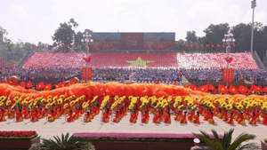 Programme célébrant le 80e anniversaire de la Révolution d’Août et de la Fête nationale du 2 septembre. Photo : VNA.