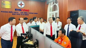 Le 1er février 2026, EVN HCMC a inauguré le réseau électrique intelligent dans la zone spéciale de Con Dao, une étape majeure dans la modernisation énergétique de l’archipel et son développement durable. Photo: VNA
