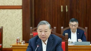 Le secrétaire général du Parti To Lam lors de la réunion. Photo : VNA.