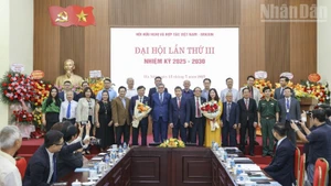 Le Comité exécutif de la 3ᵉ mandature (2025-2030) de l’Association d’amitié et de coopération Vietnam-Brésil. Photo : NDEL.
