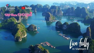 La baie d’Ha Long, un site classé au patrimoine qui attire de nombreux touristes à Quang Ninh. Photo : Vietnam Tourism.